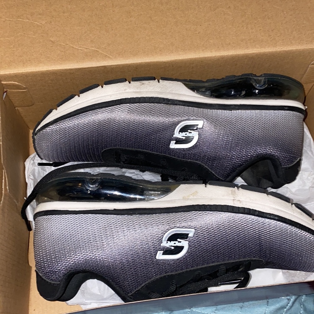 Used sketchers tennis shoes